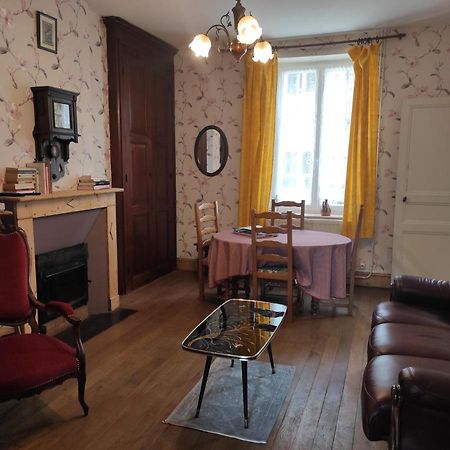 Villa Cour Et Jardin Revin  Esterno foto